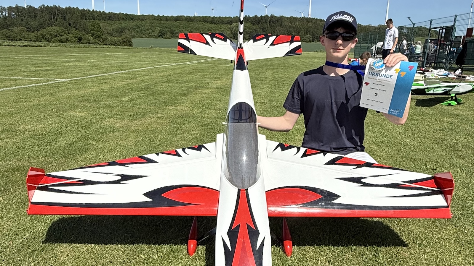 Junger Modellflieger aus Hembsen qualifiziert sich für Deutsche Jugendmeisterschaft